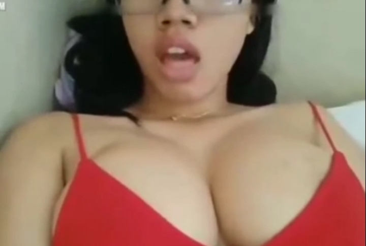 Baju Merah Colmek pakai Dildo